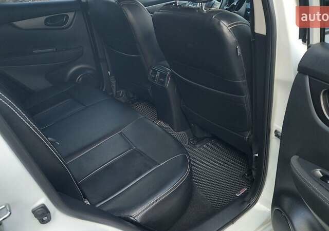 Белый Ниссан Кашкай, объемом двигателя 2 л и пробегом 53 тыс. км за 15250 $, фото 26 на Automoto.ua