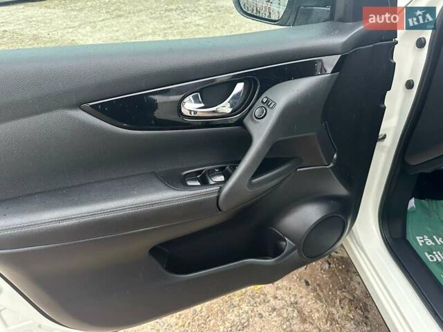 Белый Ниссан Кашкай, объемом двигателя 1.5 л и пробегом 275 тыс. км за 16700 $, фото 11 на Automoto.ua