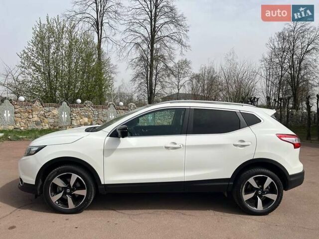 Белый Ниссан Кашкай, объемом двигателя 1.46 л и пробегом 178 тыс. км за 13500 $, фото 3 на Automoto.ua