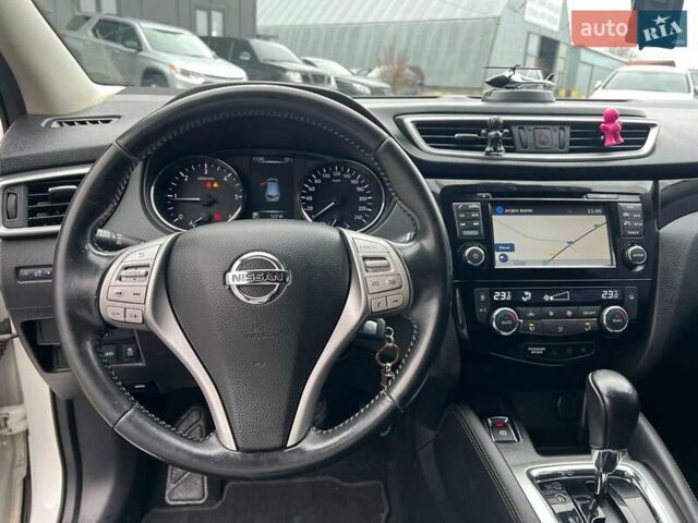 Білий Ніссан Кашкай, об'ємом двигуна 1.6 л та пробігом 216 тис. км за 16990 $, фото 22 на Automoto.ua