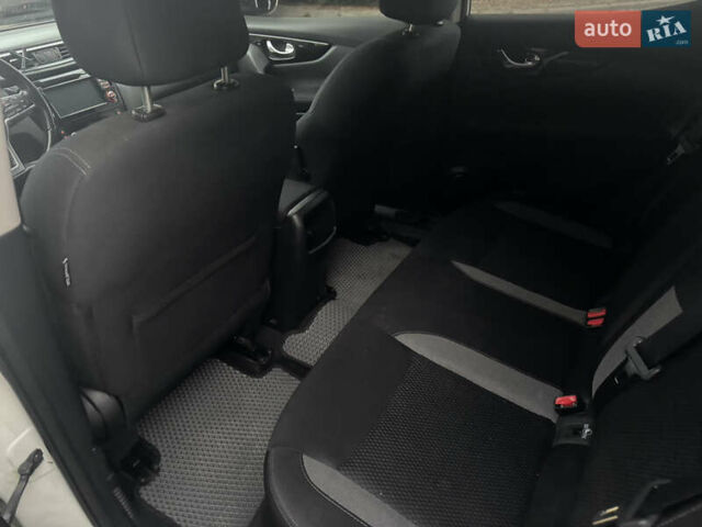 Білий Ніссан Кашкай, об'ємом двигуна 1.6 л та пробігом 204 тис. км за 16999 $, фото 8 на Automoto.ua