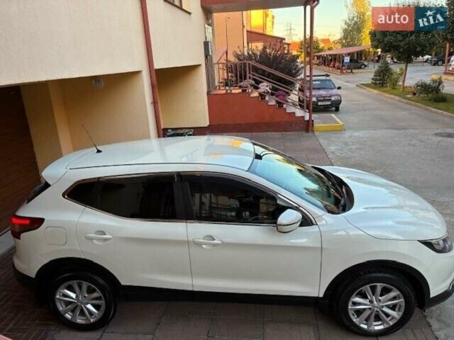 Белый Ниссан Кашкай, объемом двигателя 1.2 л и пробегом 102 тыс. км за 13500 $, фото 5 на Automoto.ua