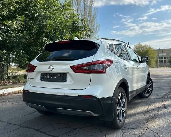 Білий Ніссан Кашкай, об'ємом двигуна 2 л та пробігом 98 тис. км за 19000 $, фото 6 на Automoto.ua