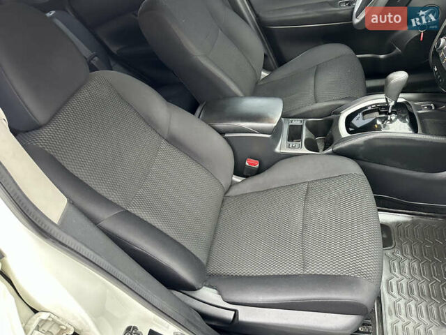 Білий Ніссан Кашкай, об'ємом двигуна 1.2 л та пробігом 56 тис. км за 14777 $, фото 34 на Automoto.ua