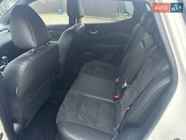 Белый Ниссан Кашкай, объемом двигателя 1.5 л и пробегом 275 тыс. км за 16700 $, фото 18 на Automoto.ua