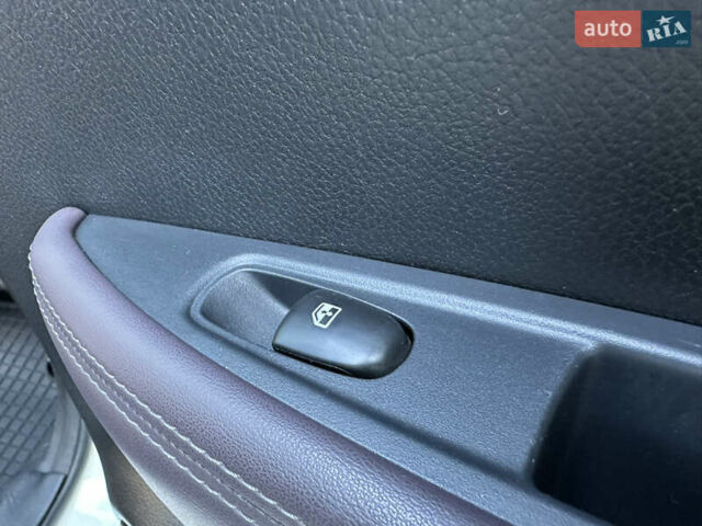 Белый Ниссан Кашкай, объемом двигателя 1.6 л и пробегом 95 тыс. км за 21900 $, фото 54 на Automoto.ua