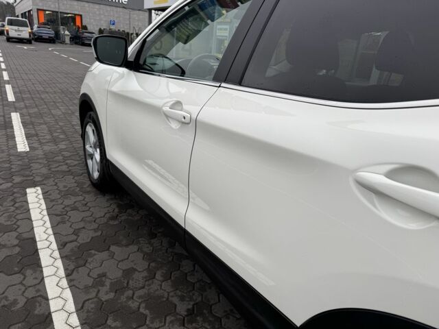 Білий Ніссан Кашкай, об'ємом двигуна 1.2 л та пробігом 92 тис. км за 11500 $, фото 10 на Automoto.ua