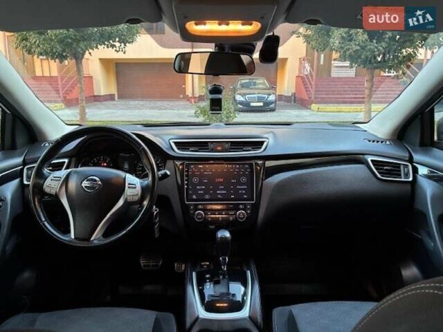 Белый Ниссан Кашкай, объемом двигателя 1.2 л и пробегом 102 тыс. км за 13500 $, фото 9 на Automoto.ua