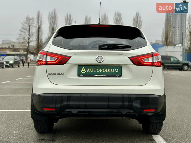 Білий Ніссан Кашкай, об'ємом двигуна 1.2 л та пробігом 56 тис. км за 14777 $, фото 7 на Automoto.ua
