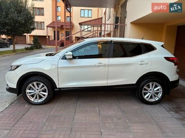 Белый Ниссан Кашкай, объемом двигателя 1.2 л и пробегом 102 тыс. км за 13500 $, фото 4 на Automoto.ua
