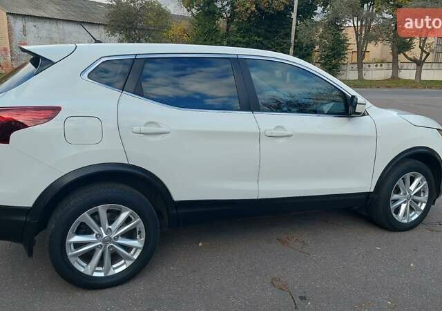 Белый Ниссан Кашкай, объемом двигателя 2 л и пробегом 53 тыс. км за 15250 $, фото 7 на Automoto.ua