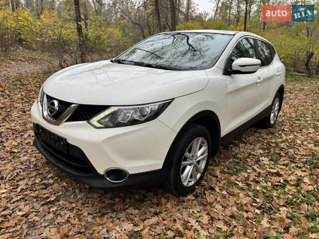 Білий Ніссан Кашкай, об'ємом двигуна 1.6 л та пробігом 137 тис. км за 14900 $, фото 1 на Automoto.ua