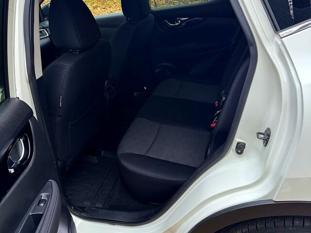 Білий Ніссан Кашкай, об'ємом двигуна 1.6 л та пробігом 137 тис. км за 15200 $, фото 9 на Automoto.ua