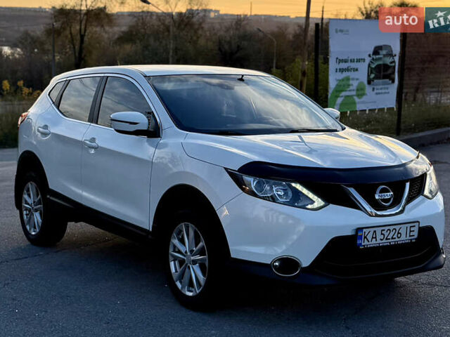 Белый Ниссан Кашкай, объемом двигателя 1.2 л и пробегом 150 тыс. км за 11700 $, фото 10 на Automoto.ua