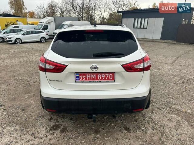 Белый Ниссан Кашкай, объемом двигателя 1.5 л и пробегом 275 тыс. км за 16700 $, фото 4 на Automoto.ua