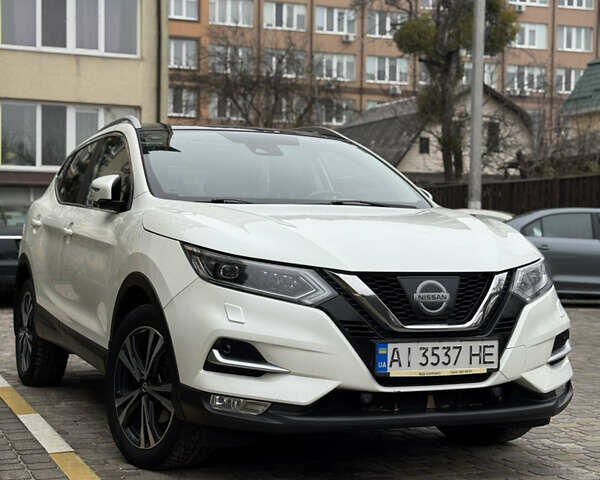Белый Ниссан Кашкай, объемом двигателя 1.6 л и пробегом 147 тыс. км за 18900 $, фото 1 на Automoto.ua