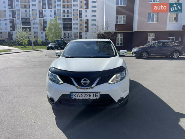 Белый Ниссан Кашкай, объемом двигателя 1.2 л и пробегом 150 тыс. км за 11999 $, фото 1 на Automoto.ua