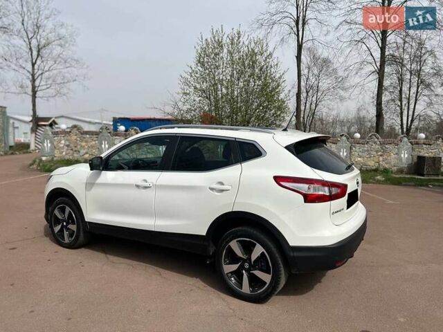 Белый Ниссан Кашкай, объемом двигателя 1.46 л и пробегом 178 тыс. км за 13500 $, фото 4 на Automoto.ua