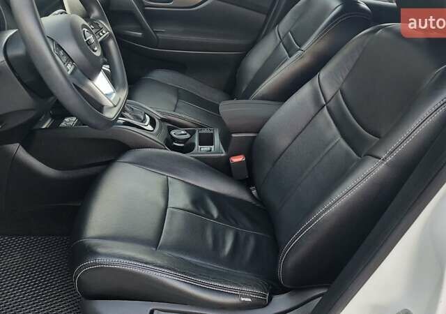 Белый Ниссан Кашкай, объемом двигателя 2 л и пробегом 53 тыс. км за 15250 $, фото 19 на Automoto.ua