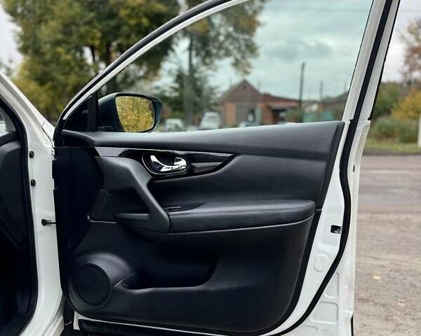 Білий Ніссан Кашкай, об'ємом двигуна 1.46 л та пробігом 168 тис. км за 16500 $, фото 27 на Automoto.ua