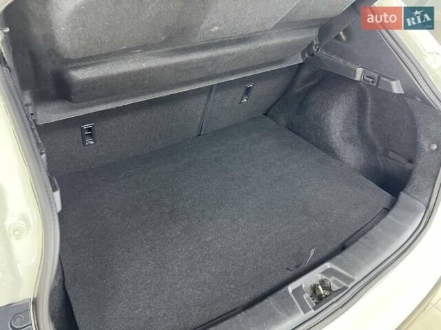Белый Ниссан Кашкай, объемом двигателя 1.6 л и пробегом 140 тыс. км за 17999 $, фото 18 на Automoto.ua