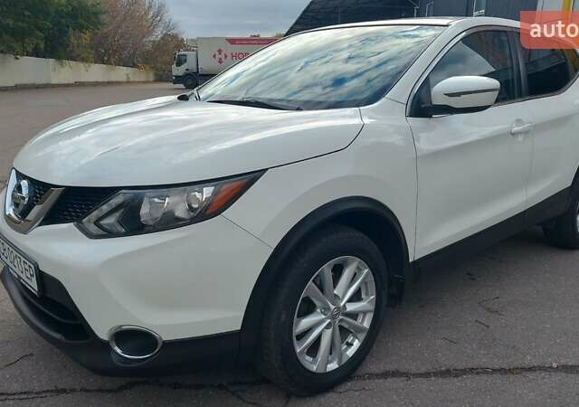 Белый Ниссан Кашкай, объемом двигателя 2 л и пробегом 53 тыс. км за 15250 $, фото 4 на Automoto.ua