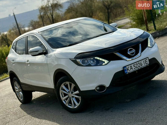 Белый Ниссан Кашкай, объемом двигателя 1.2 л и пробегом 150 тыс. км за 11700 $, фото 5 на Automoto.ua