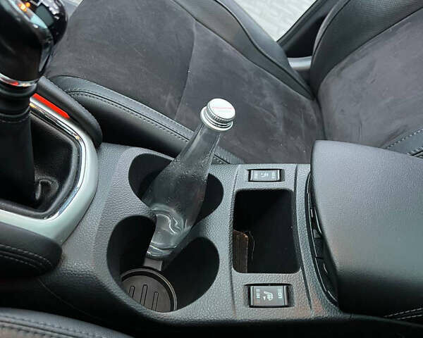 Білий Ніссан Кашкай, об'ємом двигуна 1.6 л та пробігом 136 тис. км за 17000 $, фото 13 на Automoto.ua