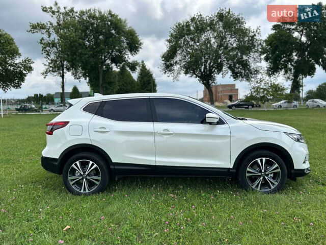 Белый Ниссан Кашкай, объемом двигателя 1.6 л и пробегом 123 тыс. км за 18200 $, фото 14 на Automoto.ua