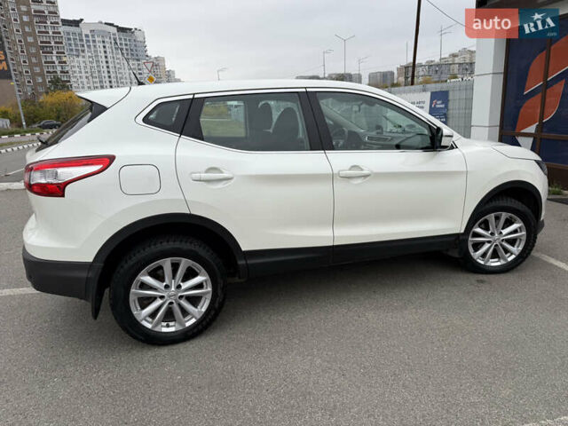 Белый Ниссан Кашкай, объемом двигателя 1.2 л и пробегом 48 тыс. км за 17700 $, фото 12 на Automoto.ua