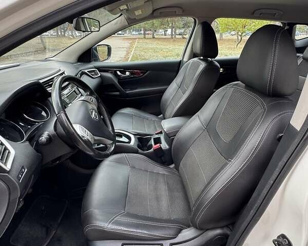 Білий Ніссан Кашкай, об'ємом двигуна 1.6 л та пробігом 158 тис. км за 16400 $, фото 5 на Automoto.ua