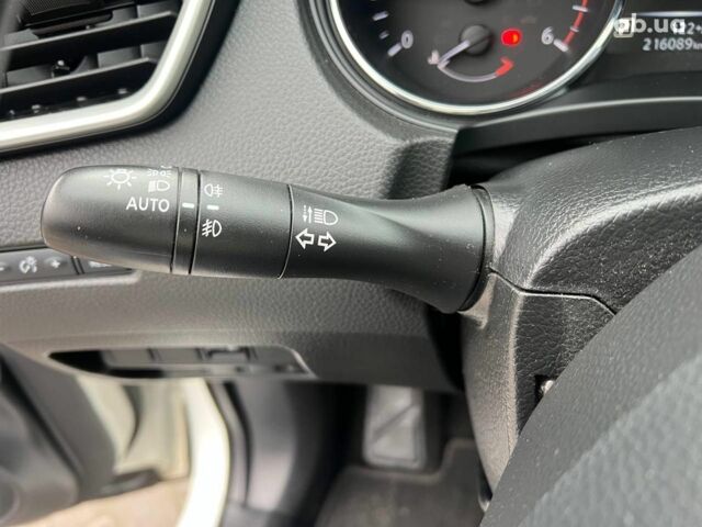 Білий Ніссан Кашкай, об'ємом двигуна 1.6 л та пробігом 216 тис. км за 16990 $, фото 26 на Automoto.ua