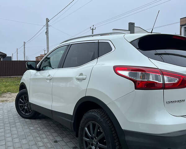 Білий Ніссан Кашкай, об'ємом двигуна 1.6 л та пробігом 136 тис. км за 17000 $, фото 3 на Automoto.ua