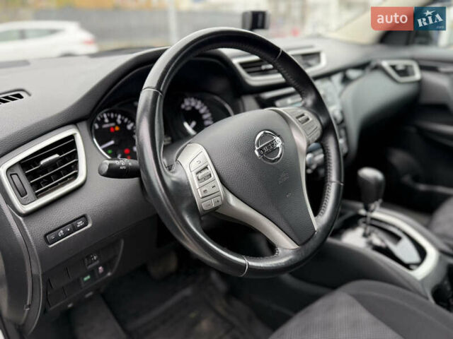 Белый Ниссан Кашкай, объемом двигателя 1.2 л и пробегом 48 тыс. км за 17700 $, фото 21 на Automoto.ua