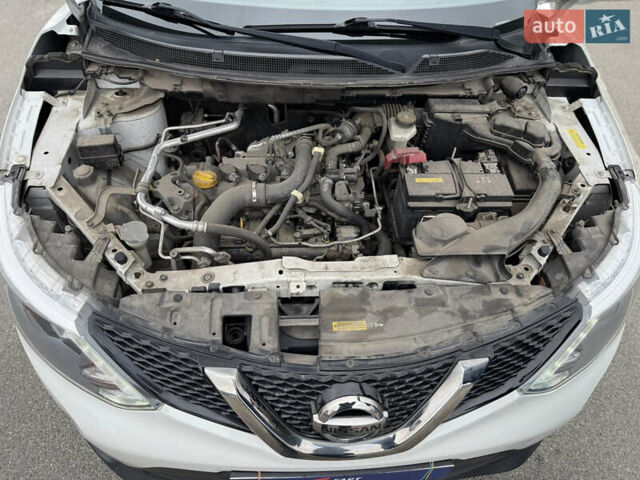 Белый Ниссан Кашкай, объемом двигателя 1.2 л и пробегом 48 тыс. км за 17700 $, фото 20 на Automoto.ua