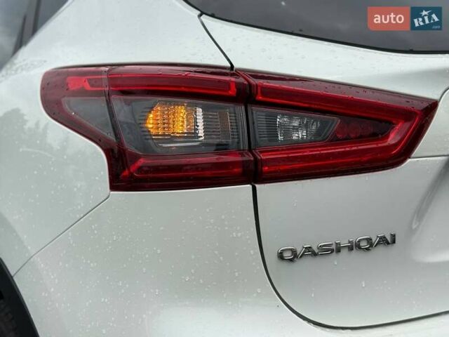 Білий Ніссан Кашкай, об'ємом двигуна 1.6 л та пробігом 114 тис. км за 20897 $, фото 47 на Automoto.ua