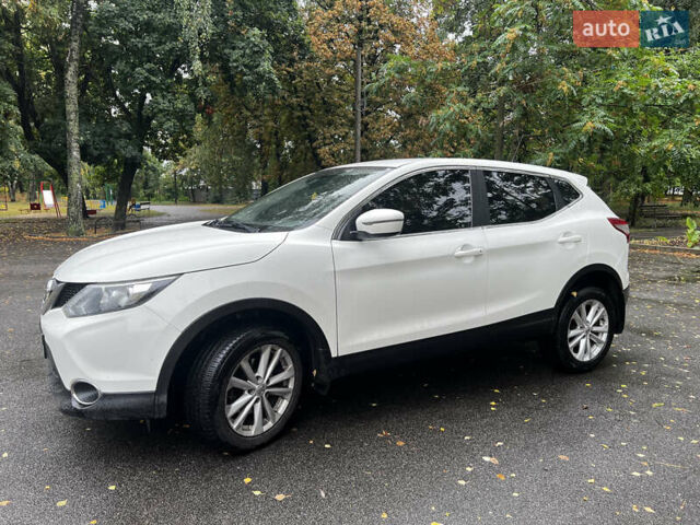 Білий Ніссан Кашкай, об'ємом двигуна 1.2 л та пробігом 175 тис. км за 14000 $, фото 13 на Automoto.ua