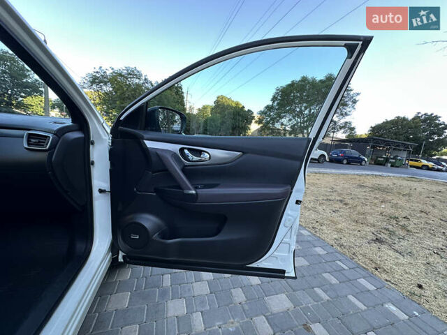 Белый Ниссан Кашкай, объемом двигателя 1.6 л и пробегом 95 тыс. км за 21900 $, фото 47 на Automoto.ua