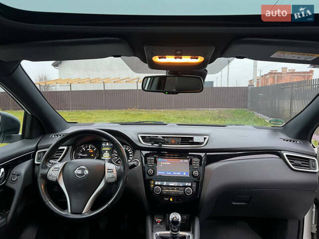 Білий Ніссан Кашкай, об'ємом двигуна 1.6 л та пробігом 136 тис. км за 17000 $, фото 7 на Automoto.ua