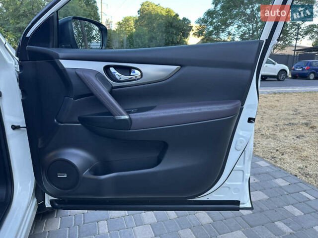 Белый Ниссан Кашкай, объемом двигателя 1.6 л и пробегом 95 тыс. км за 21900 $, фото 46 на Automoto.ua