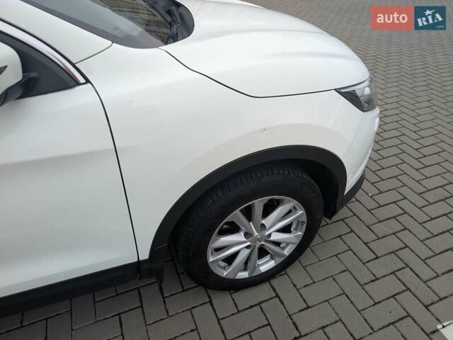 Белый Ниссан Кашкай, объемом двигателя 1.6 л и пробегом 132 тыс. км за 16500 $, фото 29 на Automoto.ua