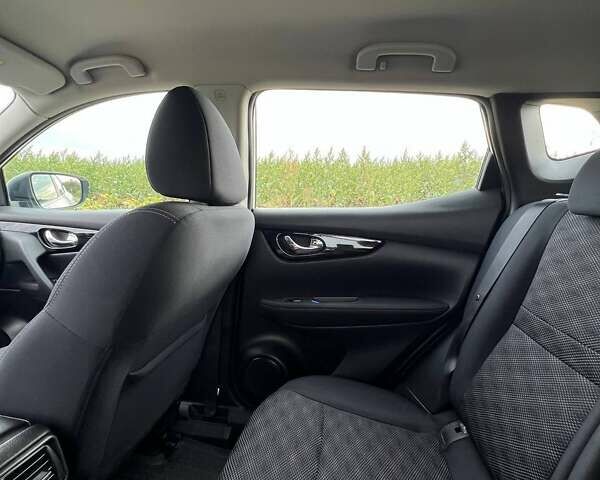 Белый Ниссан Кашкай, объемом двигателя 1.2 л и пробегом 93 тыс. км за 16000 $, фото 12 на Automoto.ua