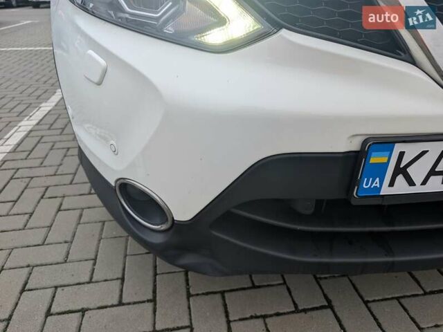 Белый Ниссан Кашкай, объемом двигателя 1.6 л и пробегом 132 тыс. км за 16500 $, фото 11 на Automoto.ua