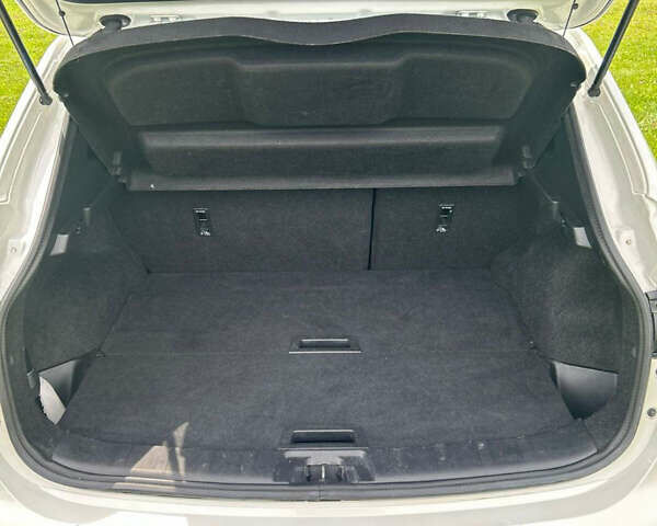 Белый Ниссан Кашкай, объемом двигателя 1.6 л и пробегом 123 тыс. км за 18200 $, фото 25 на Automoto.ua