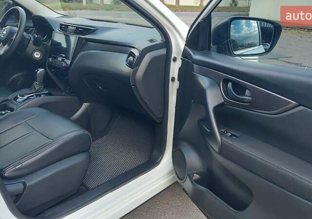 Белый Ниссан Кашкай, объемом двигателя 2 л и пробегом 53 тыс. км за 15250 $, фото 22 на Automoto.ua