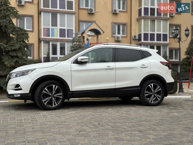 Белый Ниссан Кашкай, объемом двигателя 1.6 л и пробегом 147 тыс. км за 18900 $, фото 2 на Automoto.ua