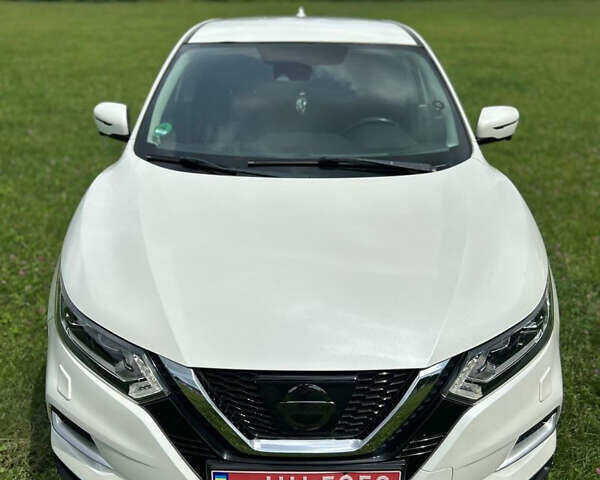 Белый Ниссан Кашкай, объемом двигателя 1.6 л и пробегом 123 тыс. км за 18200 $, фото 6 на Automoto.ua