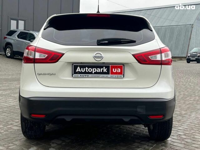 Білий Ніссан Кашкай, об'ємом двигуна 1.6 л та пробігом 216 тис. км за 16990 $, фото 7 на Automoto.ua