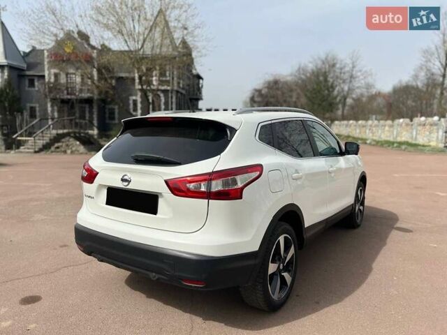 Белый Ниссан Кашкай, объемом двигателя 1.46 л и пробегом 178 тыс. км за 13500 $, фото 5 на Automoto.ua