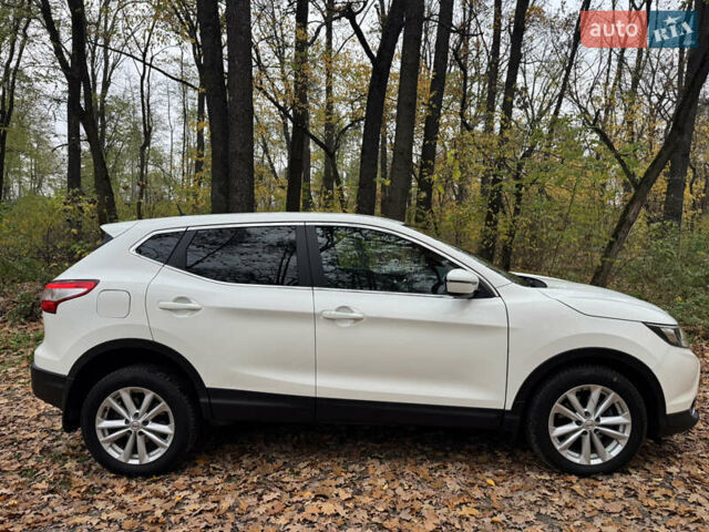 Білий Ніссан Кашкай, об'ємом двигуна 1.6 л та пробігом 137 тис. км за 14900 $, фото 7 на Automoto.ua